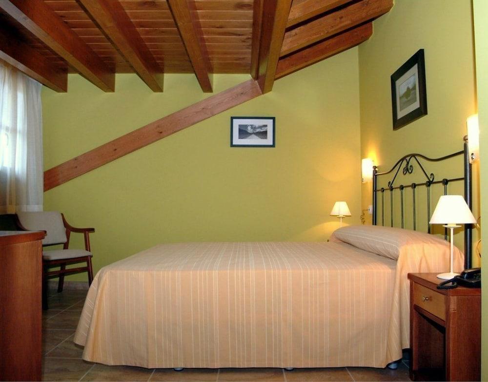 Hostal Europa San Roque del Acebal Buitenkant foto