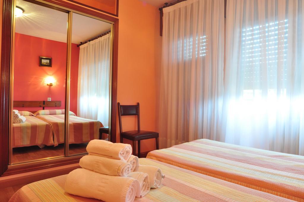 Hostal Europa San Roque del Acebal Buitenkant foto