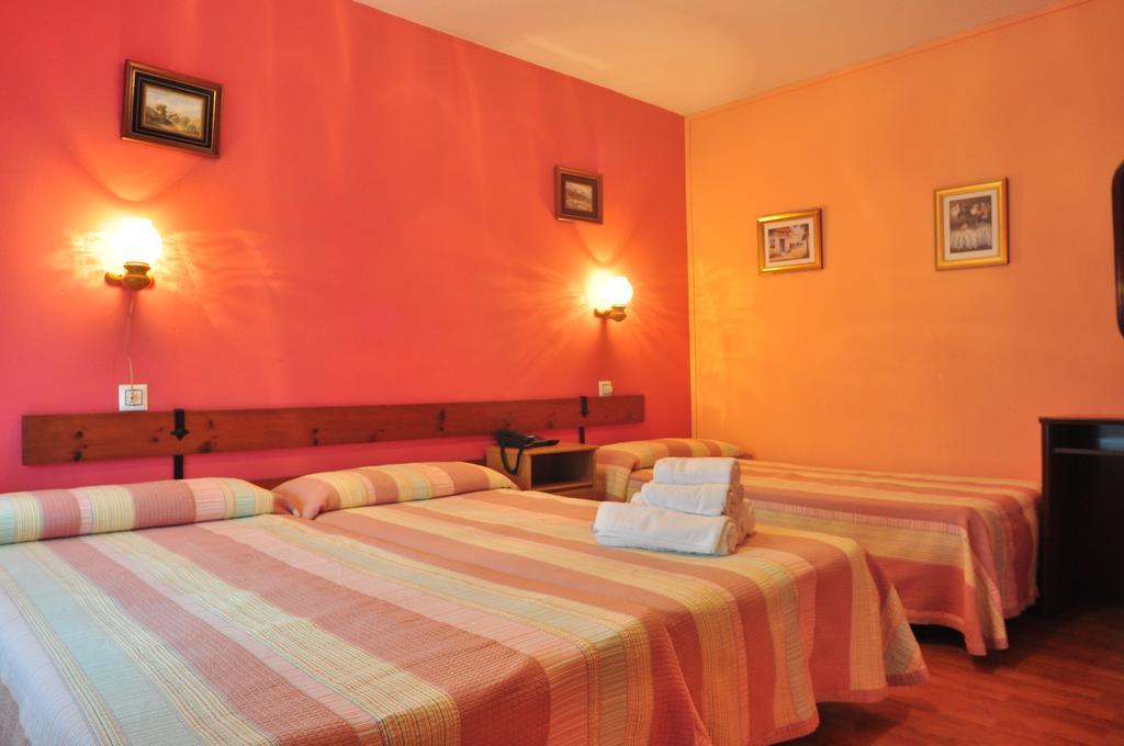 Hostal Europa San Roque del Acebal Buitenkant foto