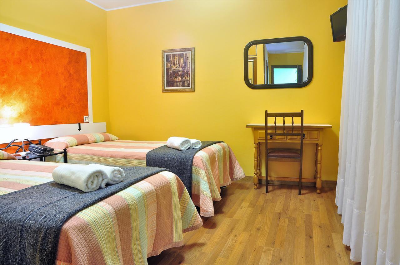 Hostal Europa San Roque del Acebal Buitenkant foto