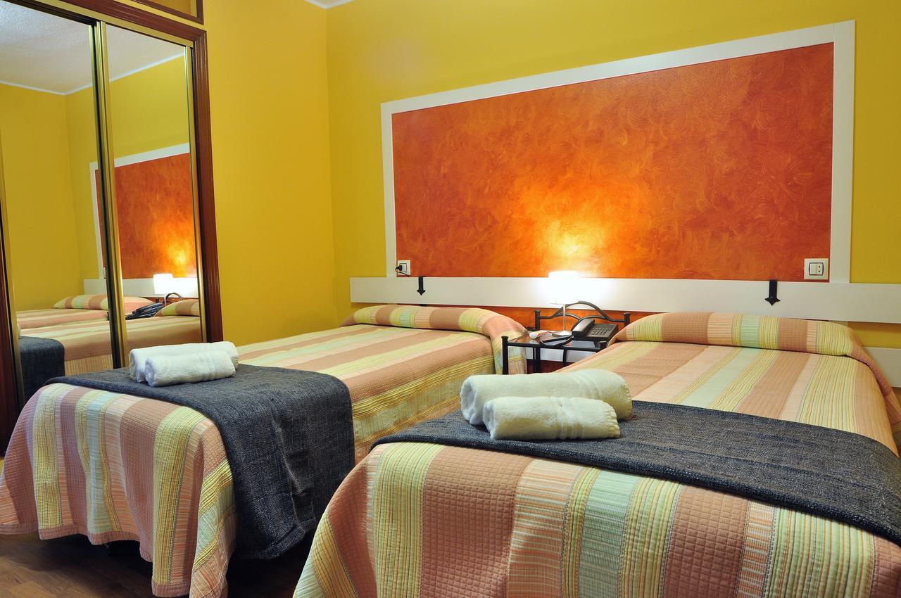Hostal Europa San Roque del Acebal Buitenkant foto